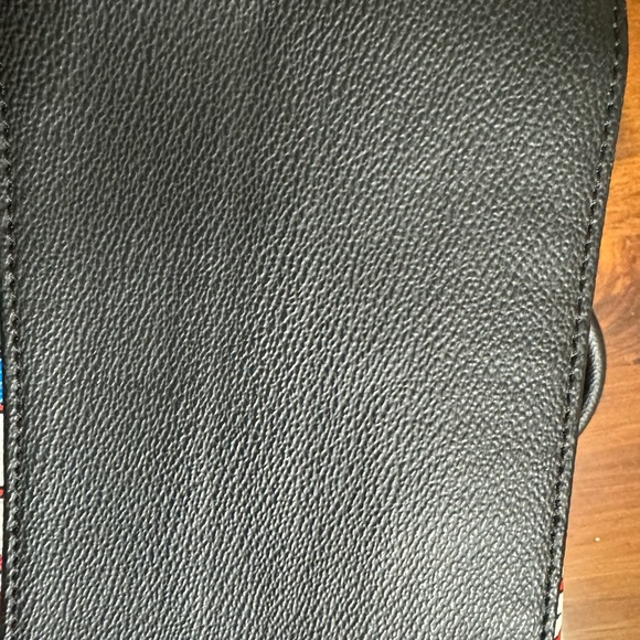 Loungefly - Star Wars Comic bag with removable crossbody strap. - Picture 7 of 7